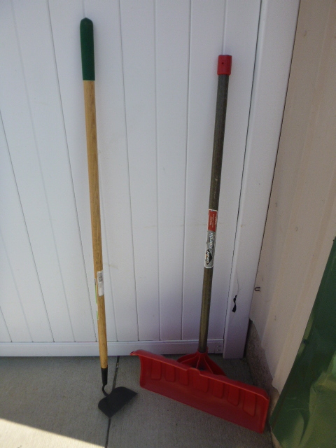 lot 111 image: Hoe Shovel
