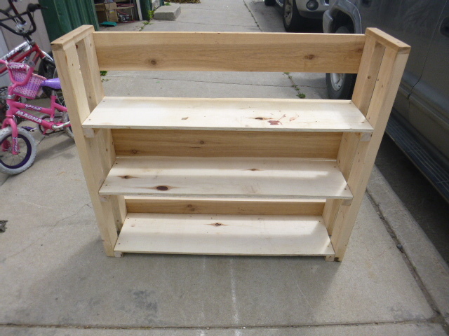 lot 119 image: Wooden Shelf
