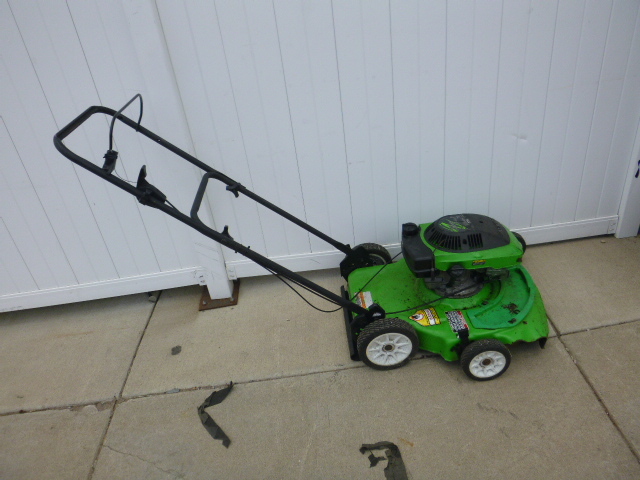 lot 133 image: Lawn Boy Push Lawn Mower