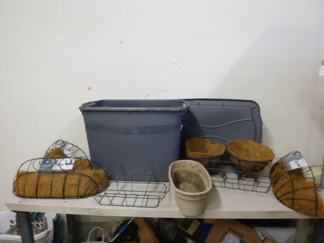 lot 134 image: Miscellaneous Planter Baskets