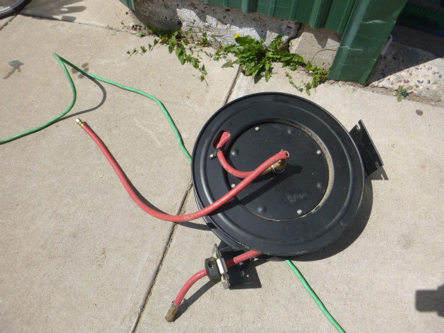 lot 146 image: Retractable Hose Reel
