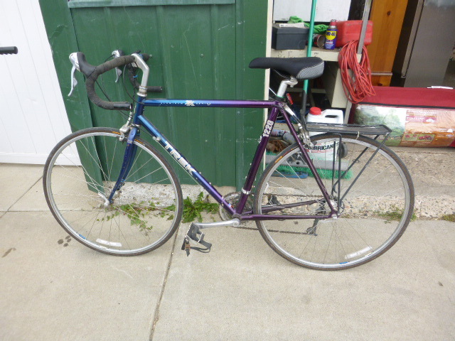 lot 172 image: Trek 1220 Bicycle