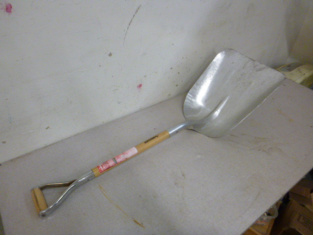 lot 176 image: Husky Scoop Shovel