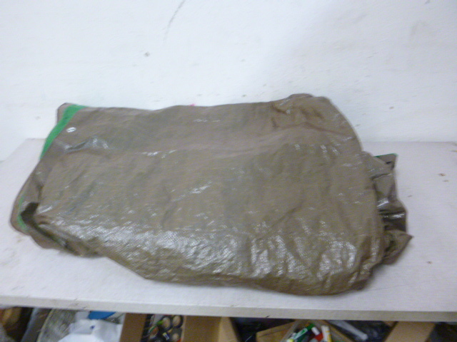 lot 179 image: Tarp