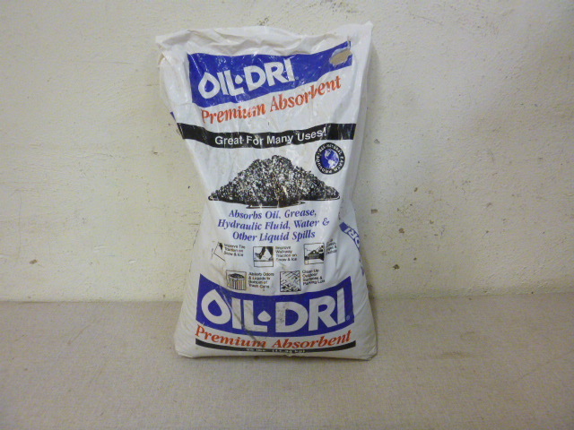 lot 182 image: Bag of Oil Dry