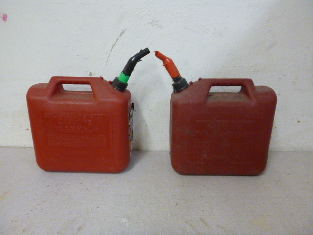 lot 185 image: 2 Gas Cans