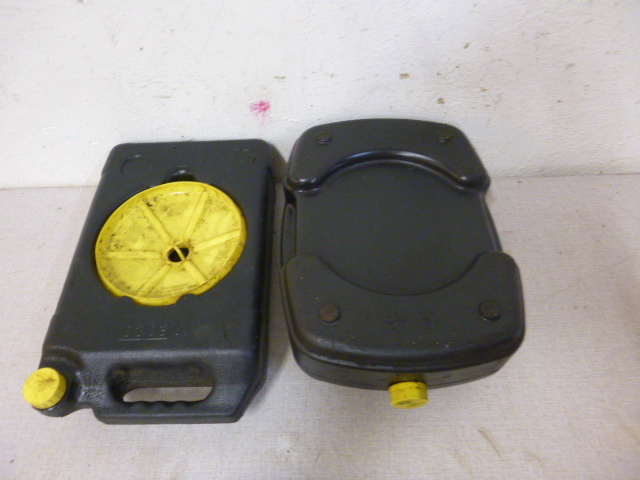 lot 200 image: 2 Oil Pans