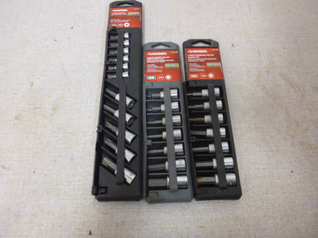 lot 213 image: 3 Husky Driver Sets