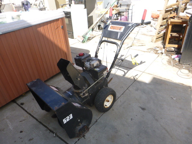 lot 4 image: Spirit Snowblower