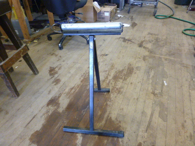 lot 233 image: Roller Stand