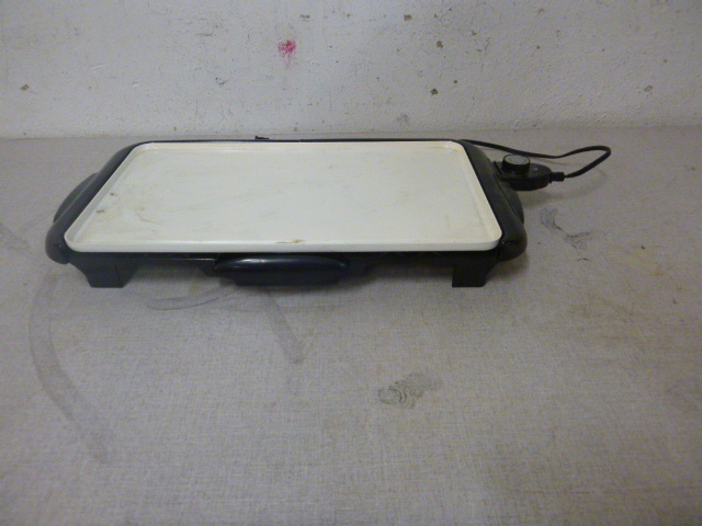 lot 250 image: Oster Griddle