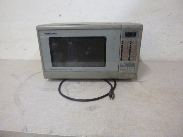 lot 253 image: Panasonic Commercial Microwave