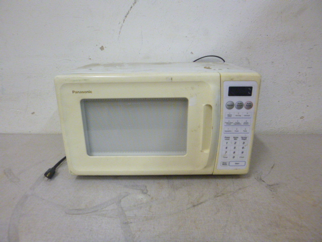 lot 257 image: Panasonic Microwave