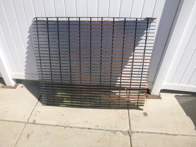 lot 259 image: Grate