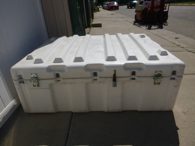 lot 260 image: Large Storage Tote