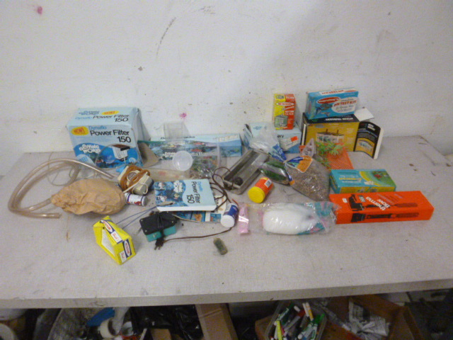 lot 270 image: Miscellaneous Aquarium Items