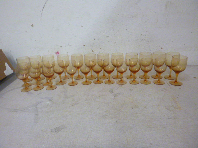 lot 276 image: Lot of Wine Glasses