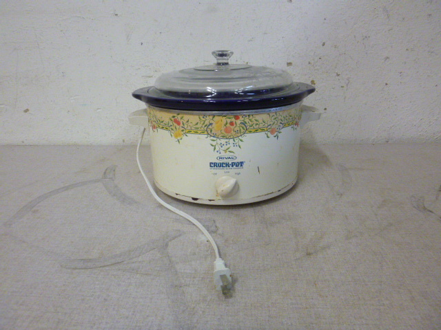 lot 289 image: Rival Crock Pot