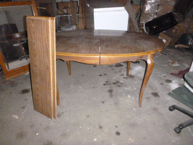lot 297 image: Dining Table