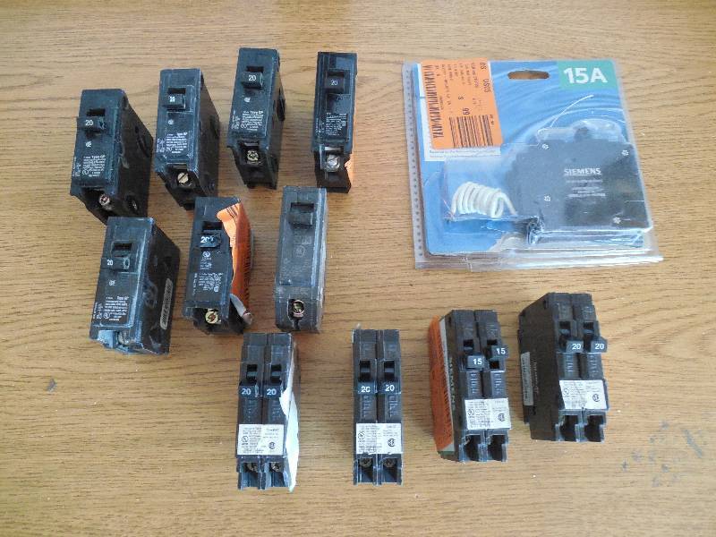 12 CIRCUIT BREAKER BOX LOT