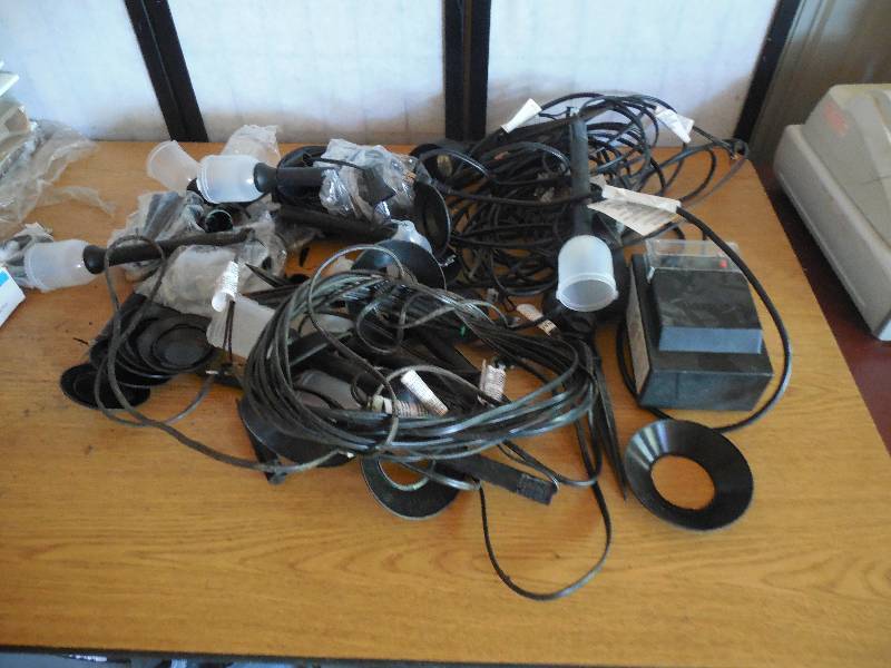 BIG BOX LOT OF LED LANDSCAPING LIGHTS