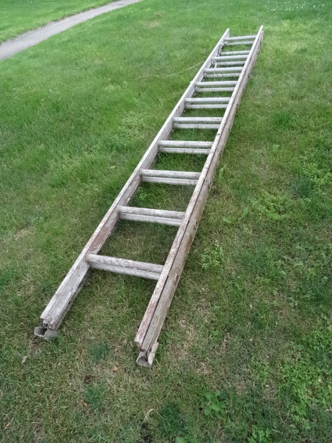 22 Aluminum Extension Ladder