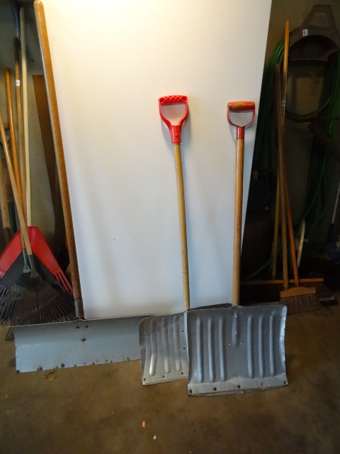 3 Aluminum Snow Shovels