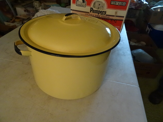 Enameled Yellow Pot 12