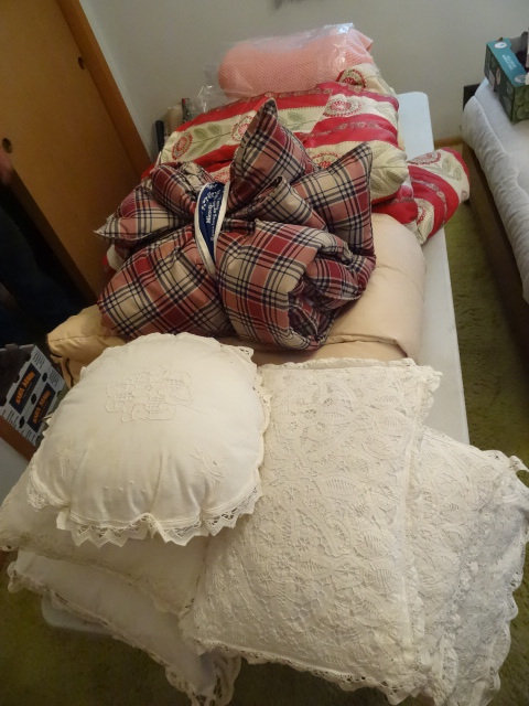 Misc Blankets and Bedding,