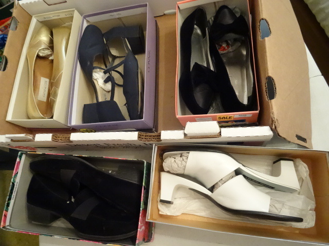 Misc Womans Over Shoe Size 9-11