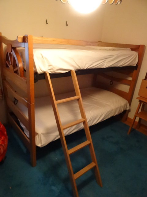 Wagon Wheel Bunk Beds Twin