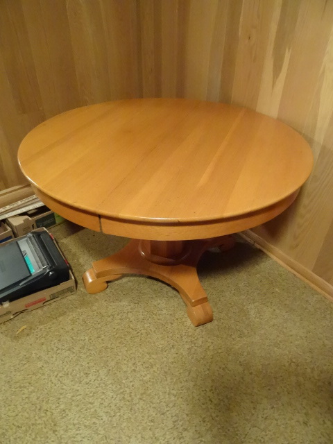 Round Oak Perfumer Table