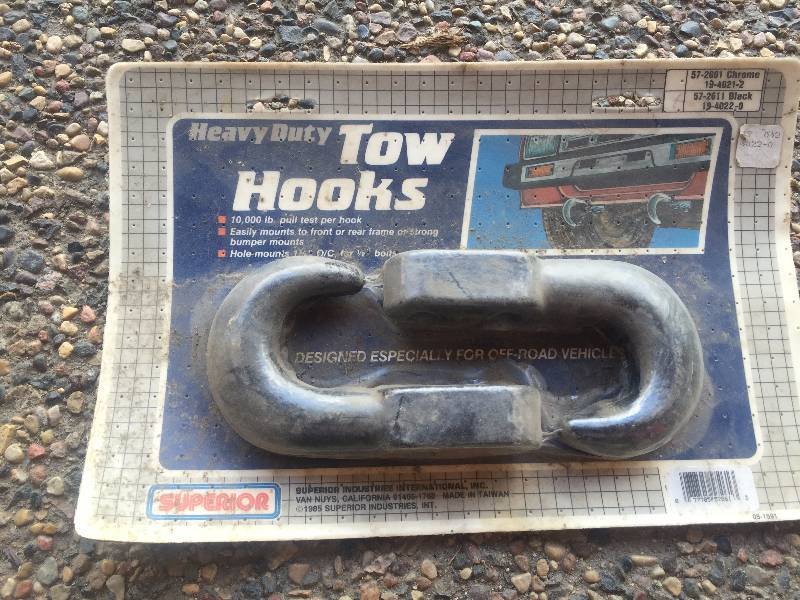 TOW HOOKS