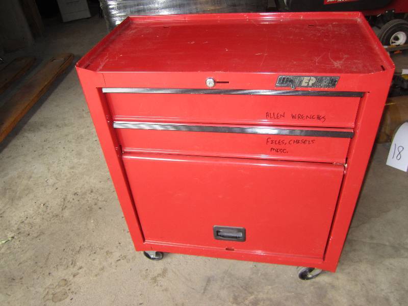 lot 19 image: Waterloo tool box 26.5 x 14  31 t...