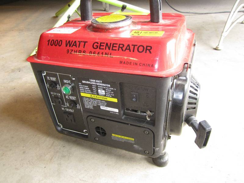 lot 20 image: 1000 Watt generator, pull start, ma...