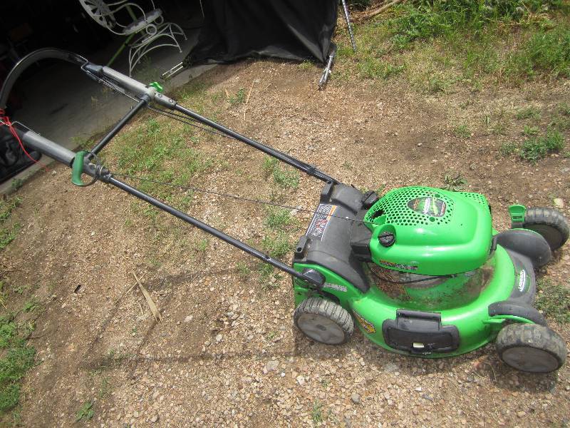 lot 23 image: Lawn Boy push mower, pull start, ru...