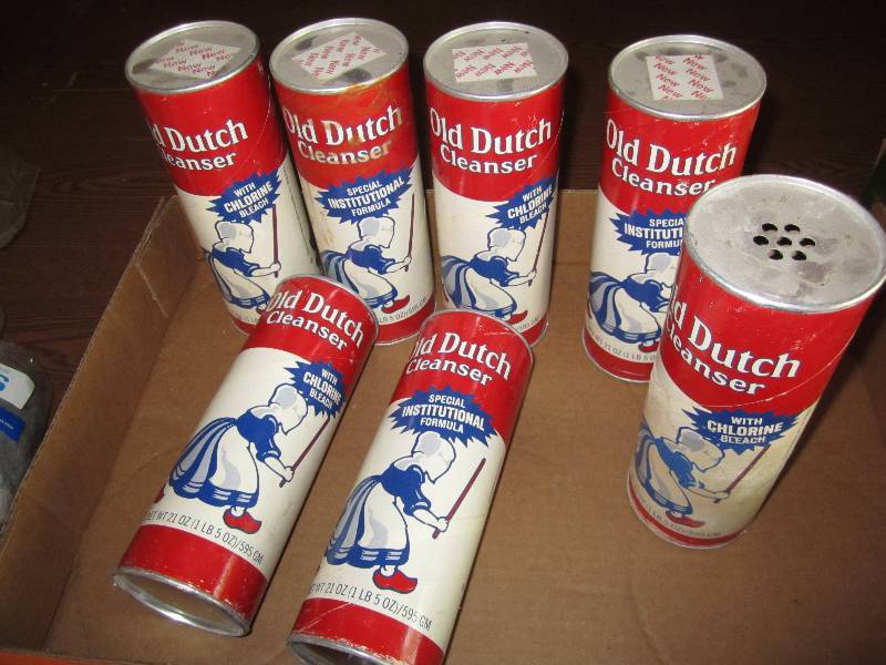 lot 34 image: Lot of Old Dutch cleaner with bleac...