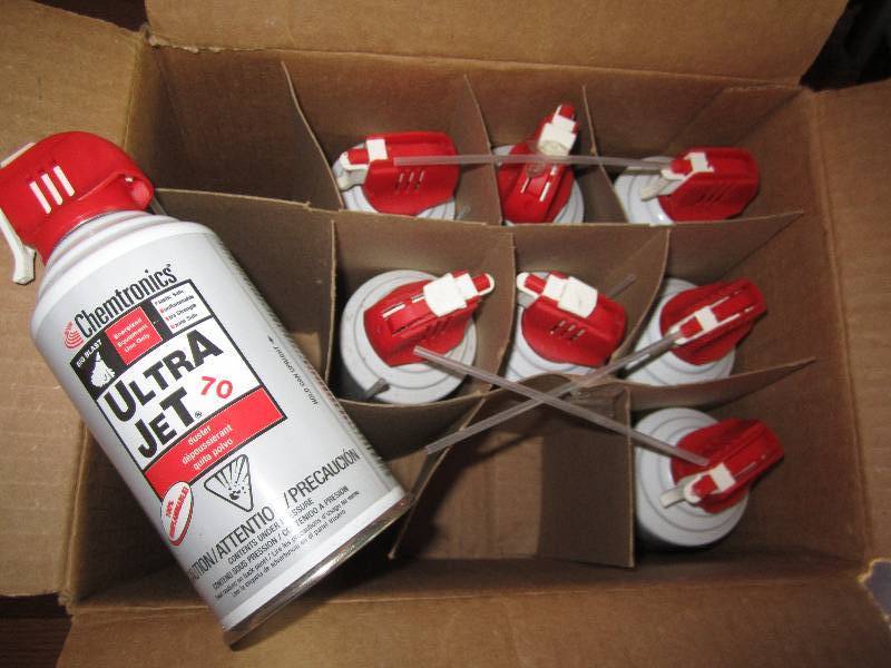 lot 39 image: 8 cans of Ultra Jet duster...