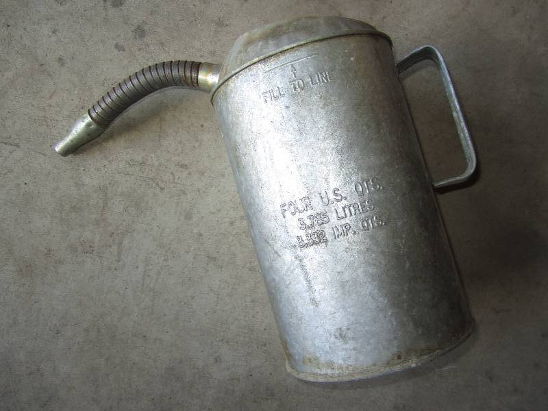 lot 57 image: Vintage 4 quart can...