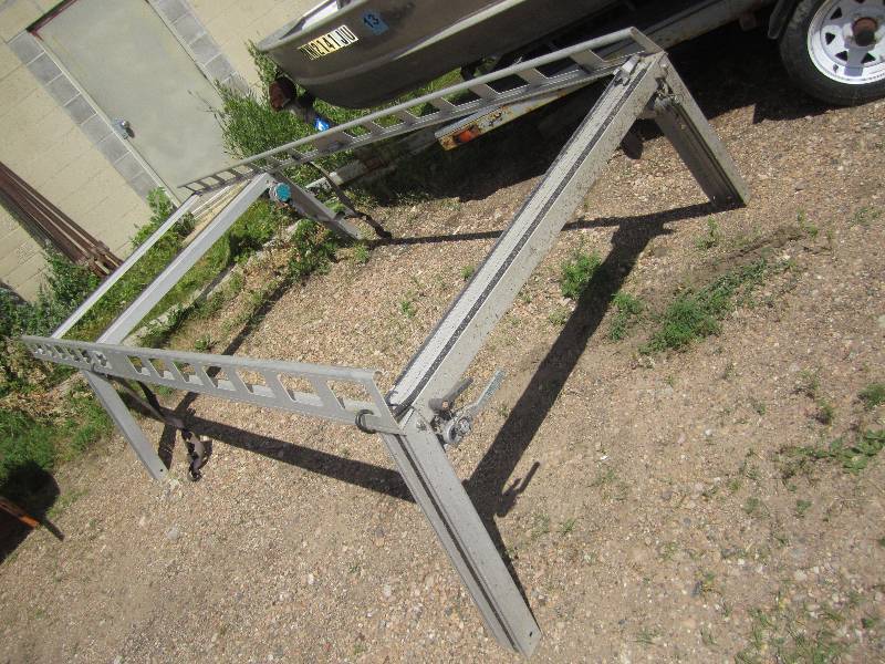lot 80 image: Aluminum Ladder Rack...