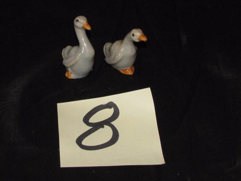 lot 8 image: Rosemeade Grey Goose Figurine set
