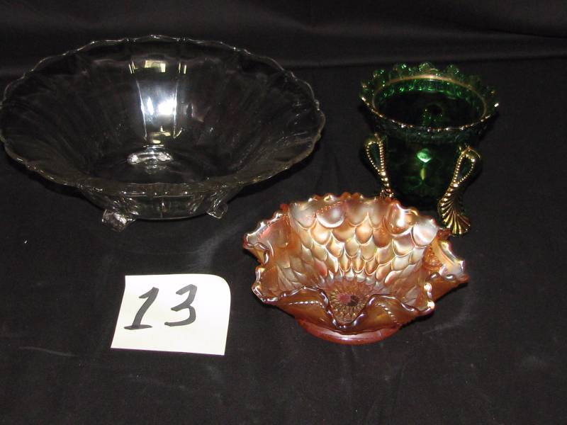 lot 13 image: Elegant Glassware