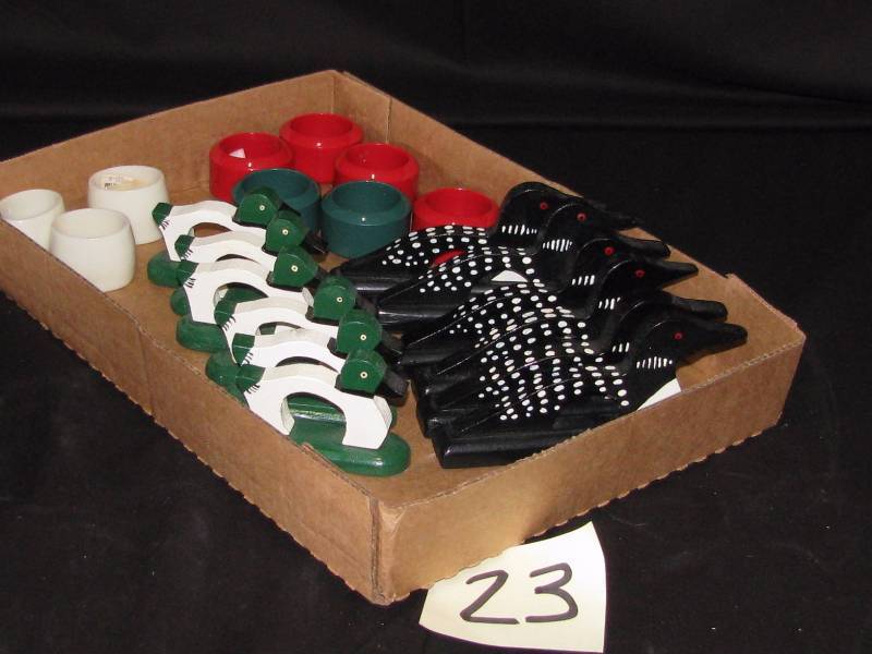 lot 23 image: Misc Napkin HolderRings Lot