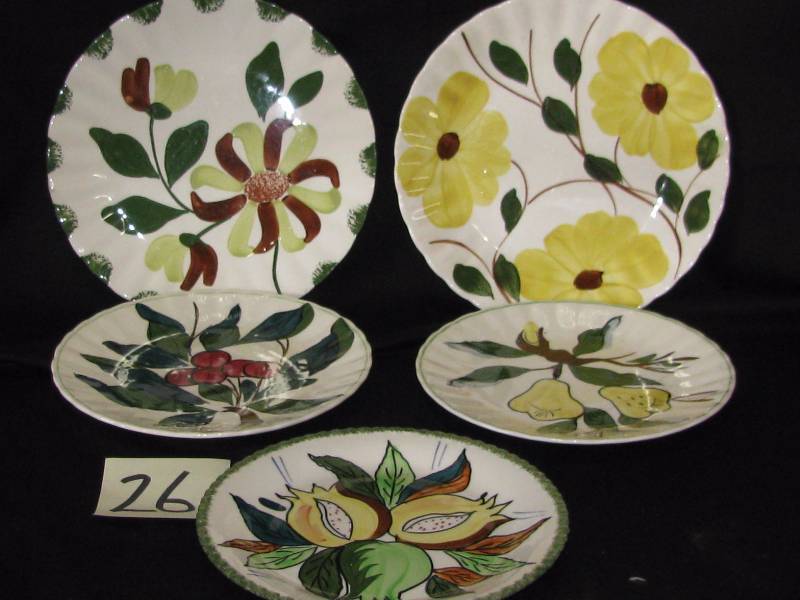 lot 26 image: Blue Ridge Pottery
