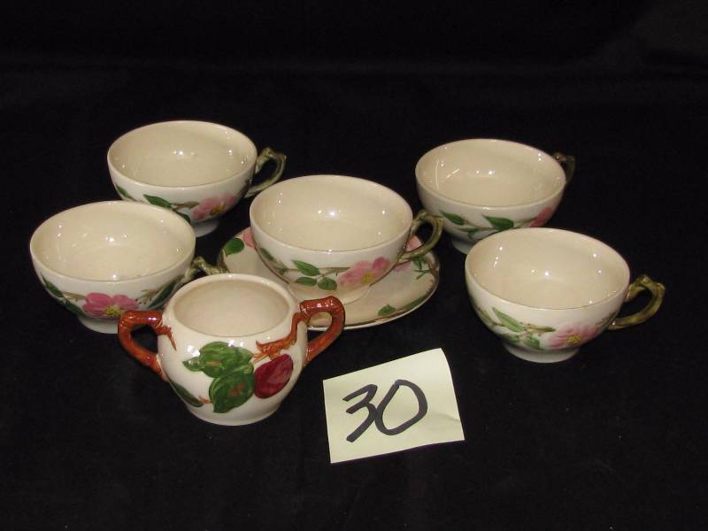 lot 30 image: Franciscan USA Pottery Lot