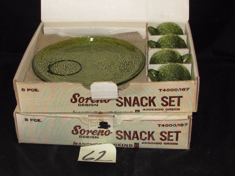 lot 62 image: Anchor Hocking Soreno Snack Sets