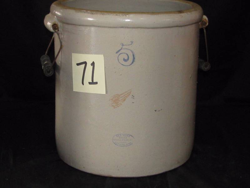 lot 71 image: Red Wing Union Stoneware 5 gallon crock