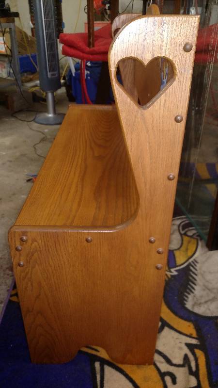 lot 9 image: Entry way bench-oak