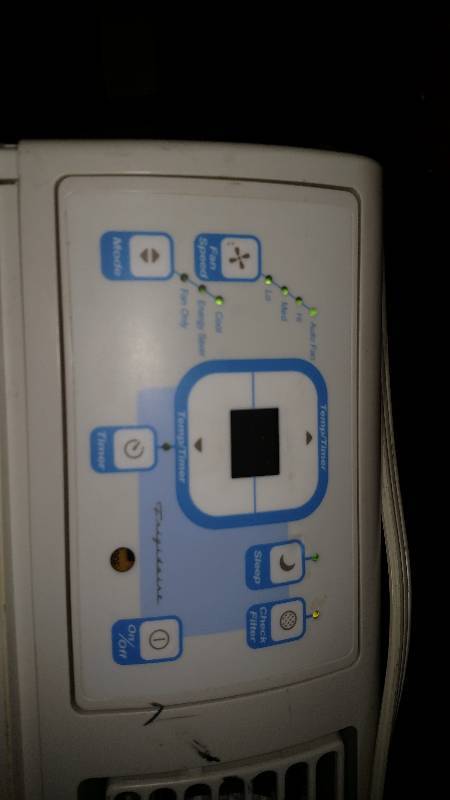 lot 12 image: Window AC unit