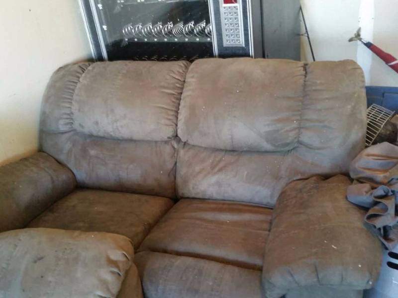 lot 3 image: Microfiber Couch and Loveseat
